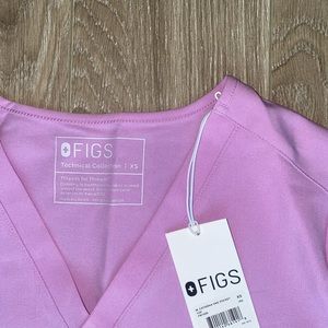 Brand new figs scrub top